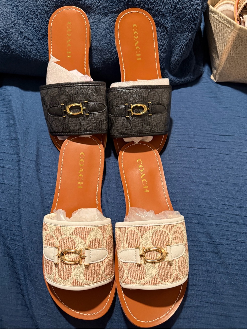 Pack of 2 women’s sliding sandals in black and beige